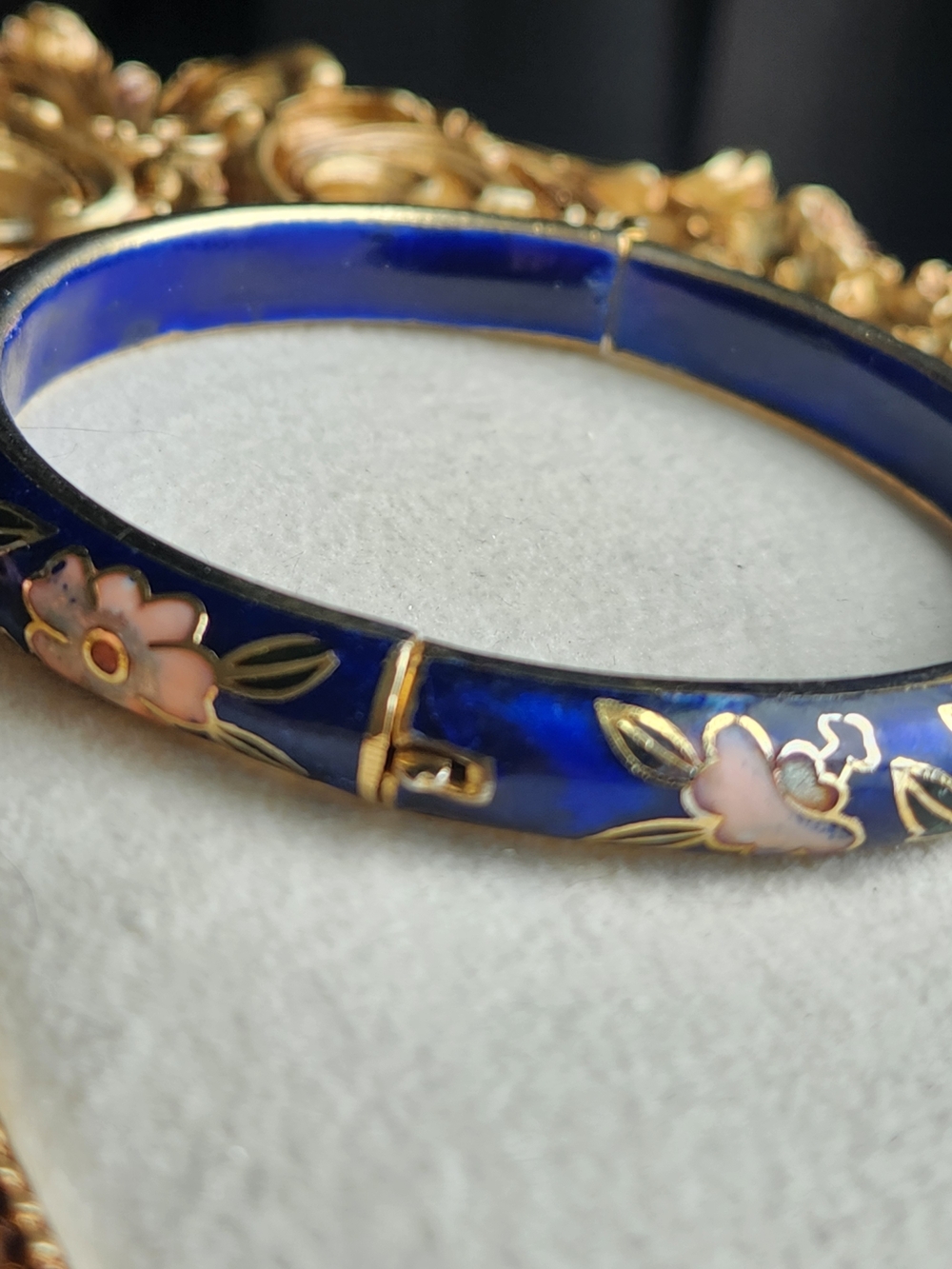 VTG Chinese Blue Cloisonné Enamel Hinged Clamper Bangle Bracelet Floral & Brass - Picture 2 of 8